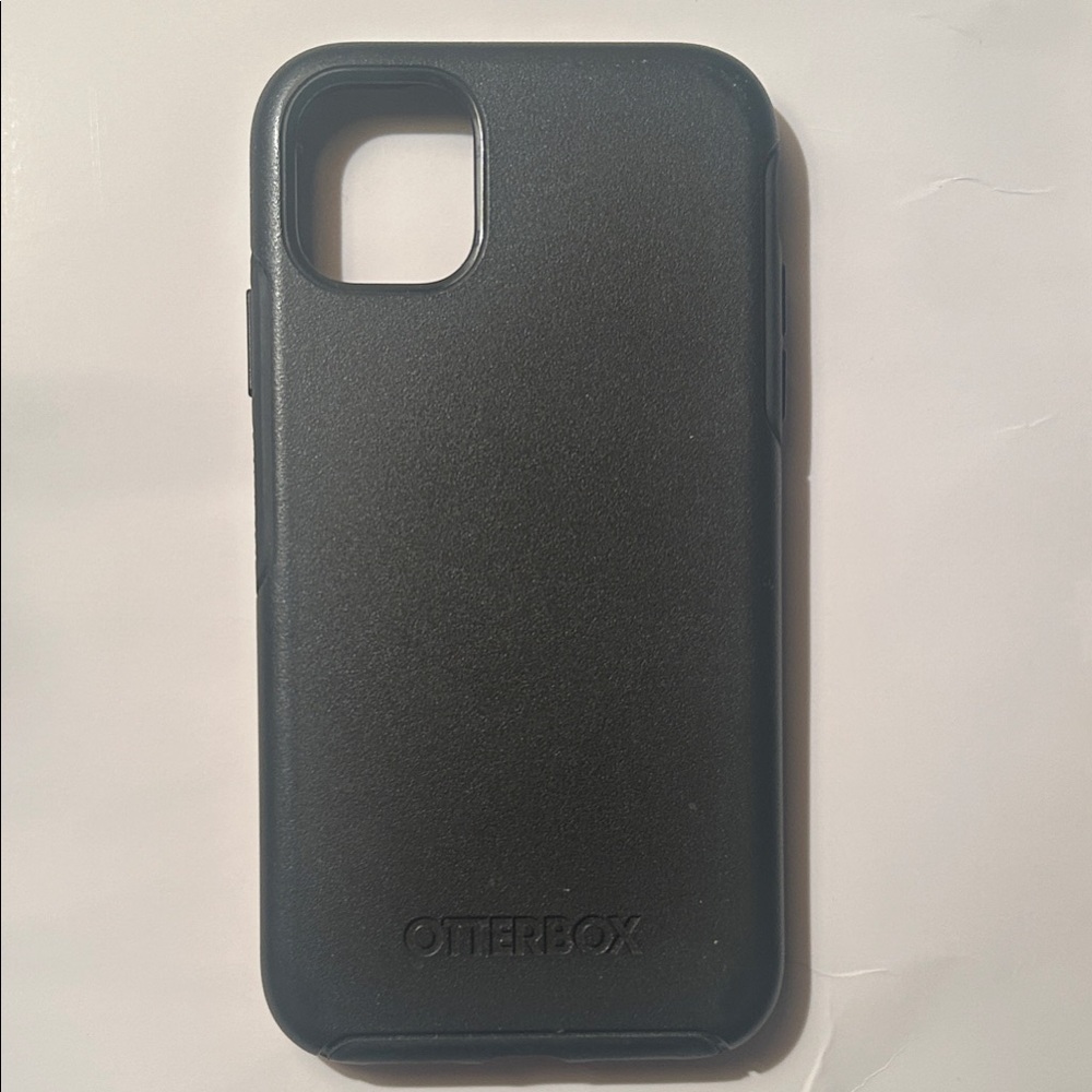 OtterBox SYMMETRY SERIES for iPhone 14 and 13 in BLACK